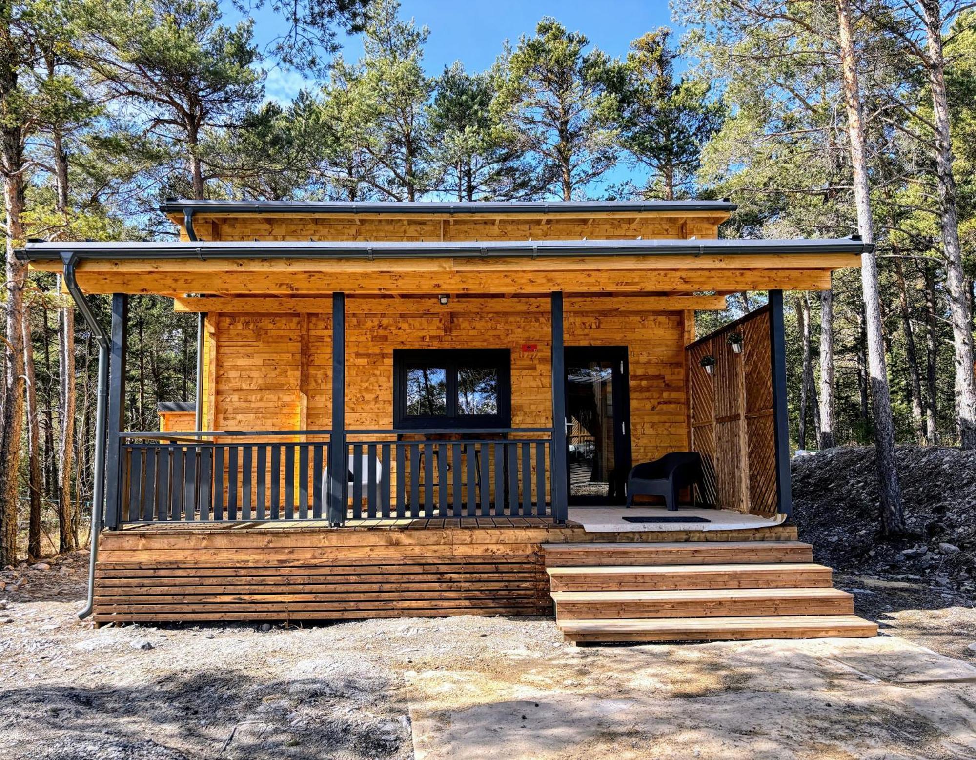 Hotel Parc Residentiel De Loisir : Le Loup Blanc Du Riou Barcelonnette Exterior foto