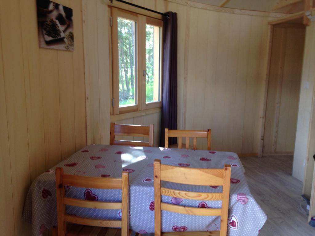Hotel Parc Residentiel De Loisir : Le Loup Blanc Du Riou Barcelonnette Exterior foto