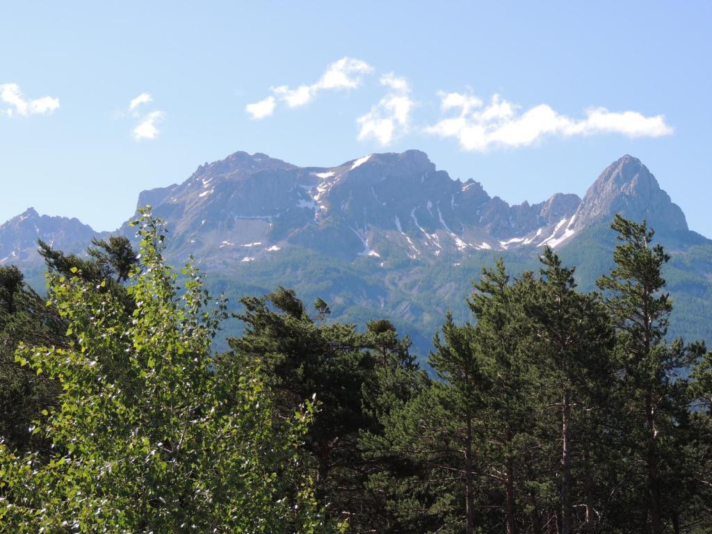 Hotel Parc Residentiel De Loisir : Le Loup Blanc Du Riou Barcelonnette Exterior foto